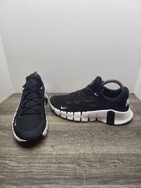 Nike Free Metcon 4 Shoes Womens Size 8.5 Black White Training Gym Sneakers